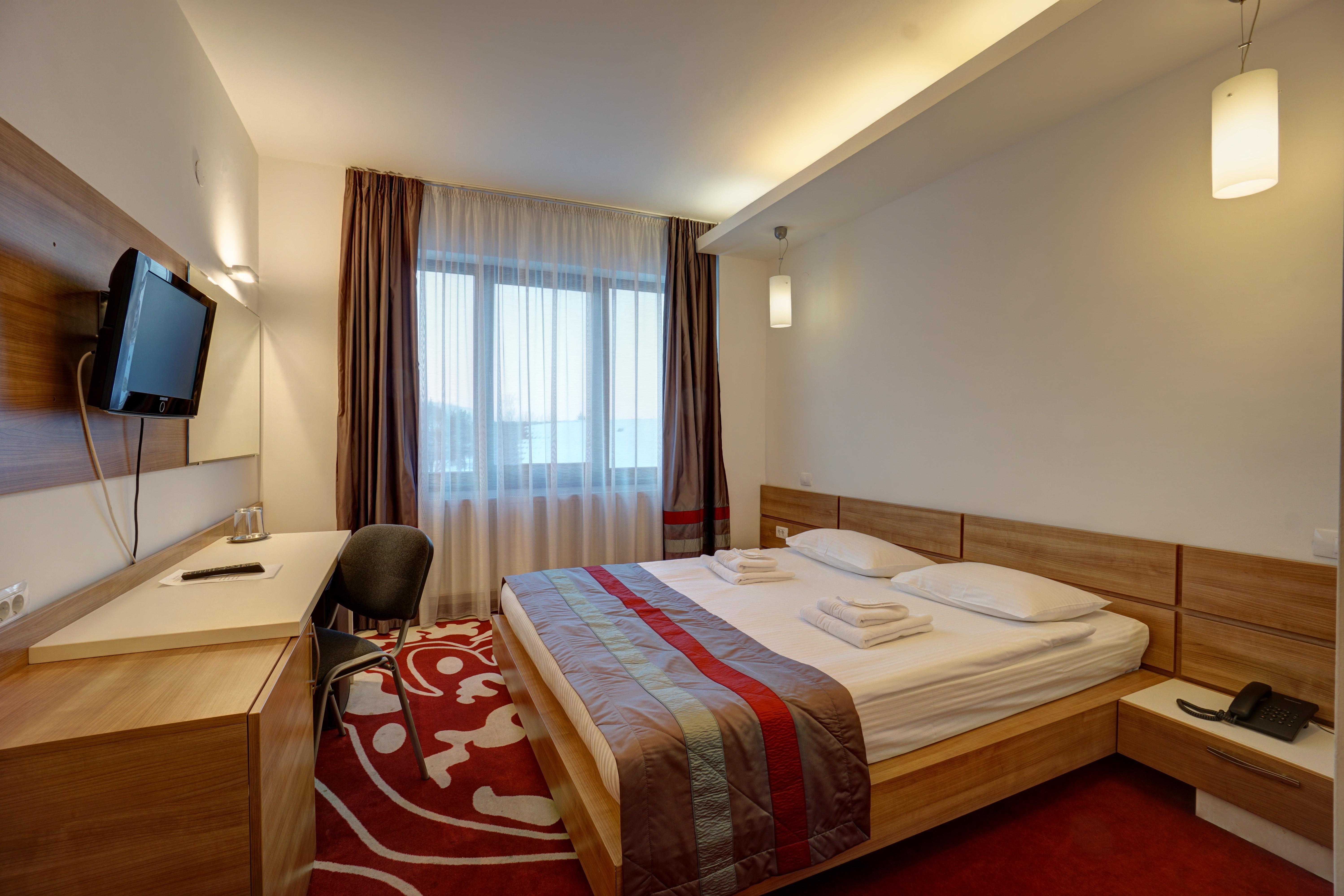 Hotel Ave Lux Sacele Exterior photo