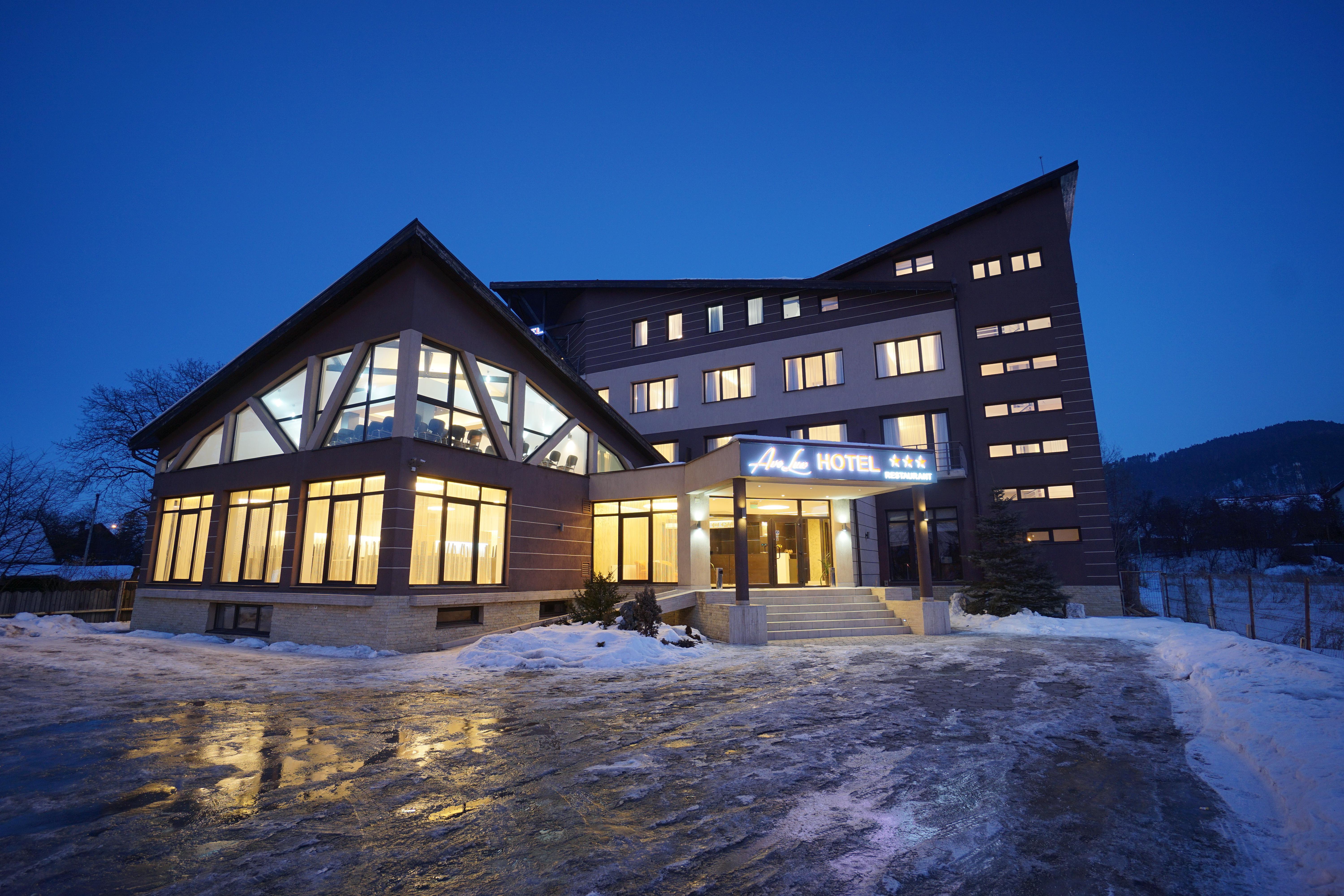 Hotel Ave Lux Sacele Exterior photo