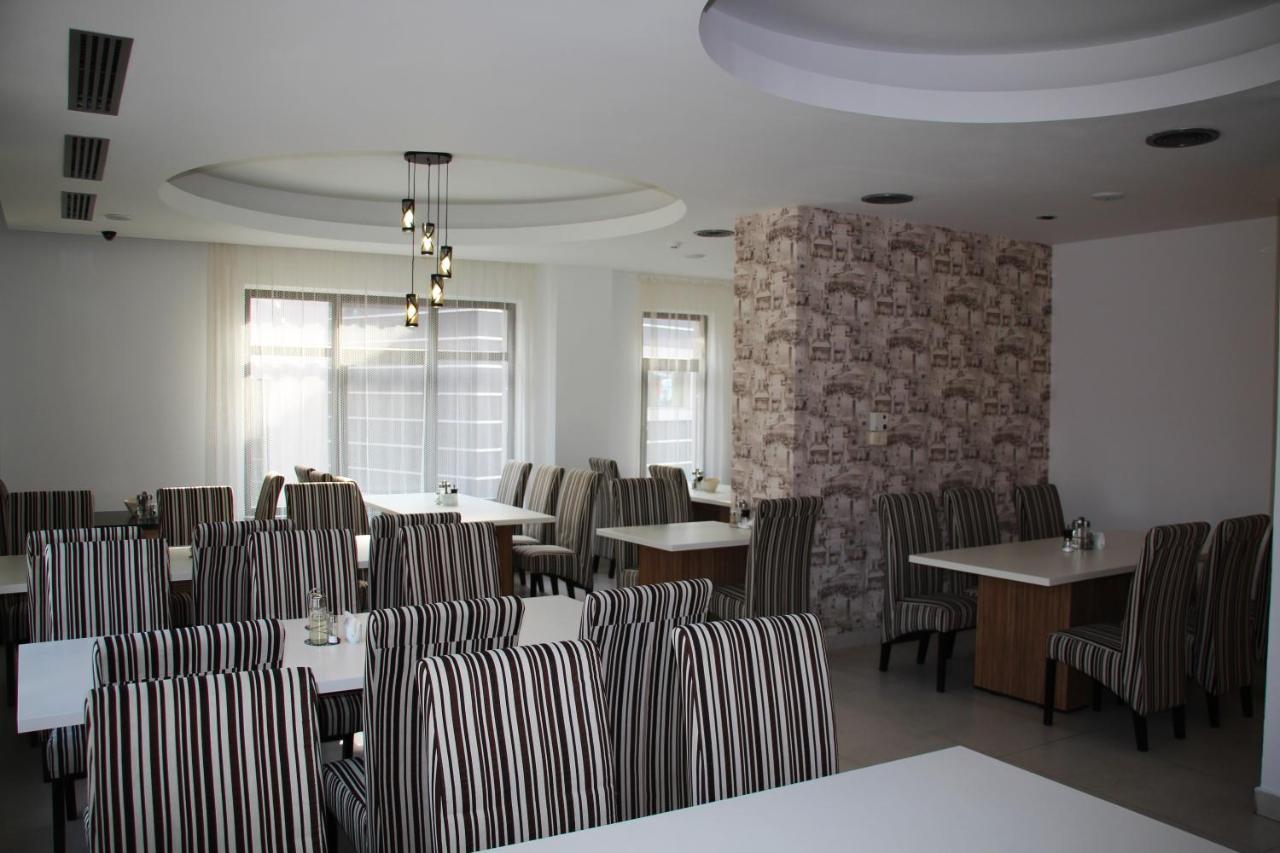 Hotel Ave Lux Sacele Exterior photo