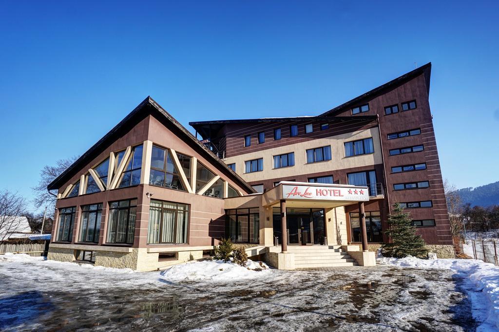 Hotel Ave Lux Sacele Exterior photo