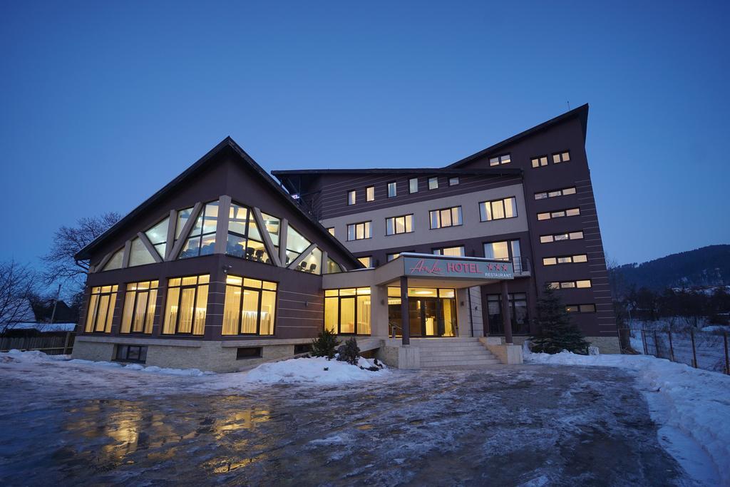 Hotel Ave Lux Sacele Exterior photo