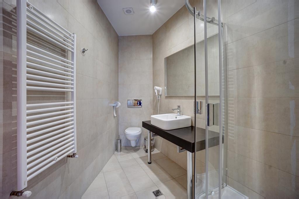 Hotel Ave Lux Sacele Exterior photo