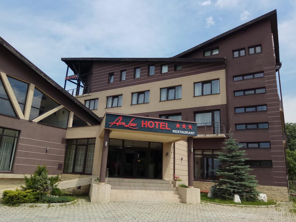 Hotel Ave Lux Sacele Exterior photo