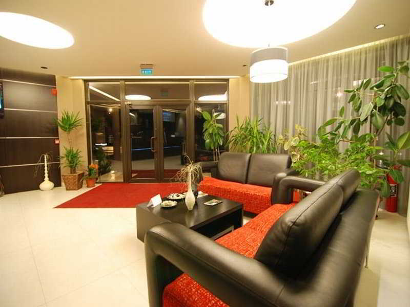 Hotel Ave Lux Sacele Exterior photo
